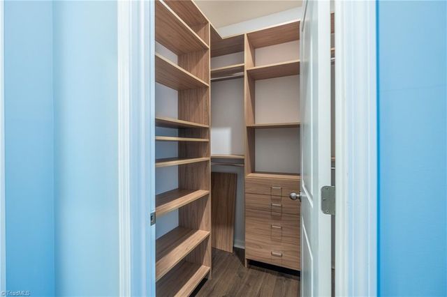 5556 Baverhof Drive, Greensboro, NC 27405