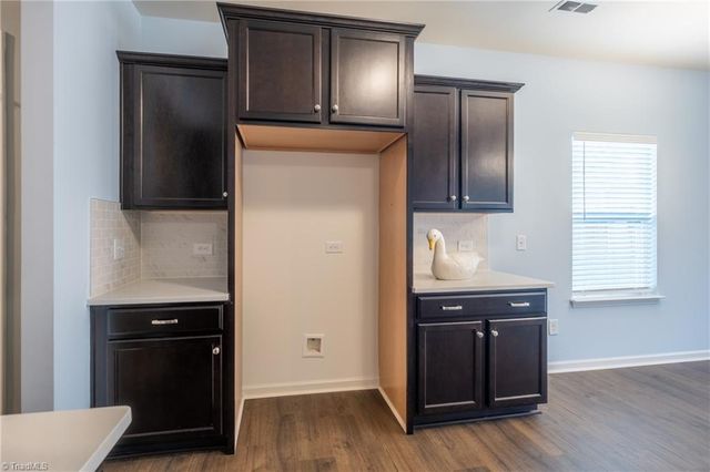 5556 Baverhof Drive, Greensboro, NC 27405