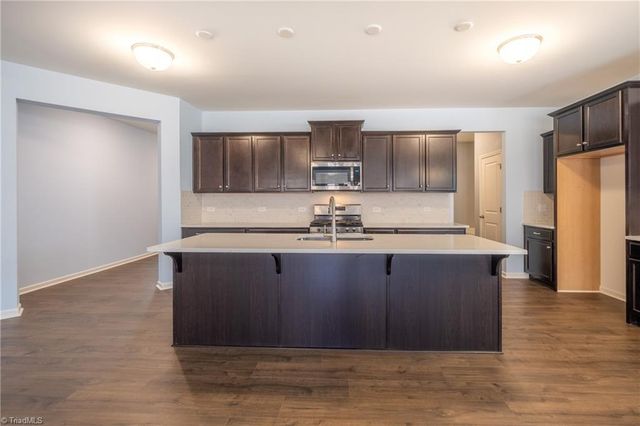 5556 Baverhof Drive, Greensboro, NC 27405