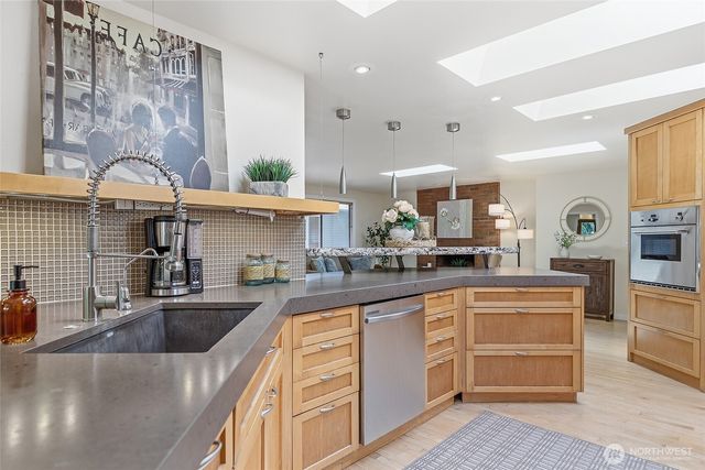 12926 164h Avenue NE, Redmond, WA 98052