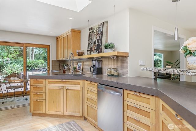 12926 164h Avenue NE, Redmond, WA 98052