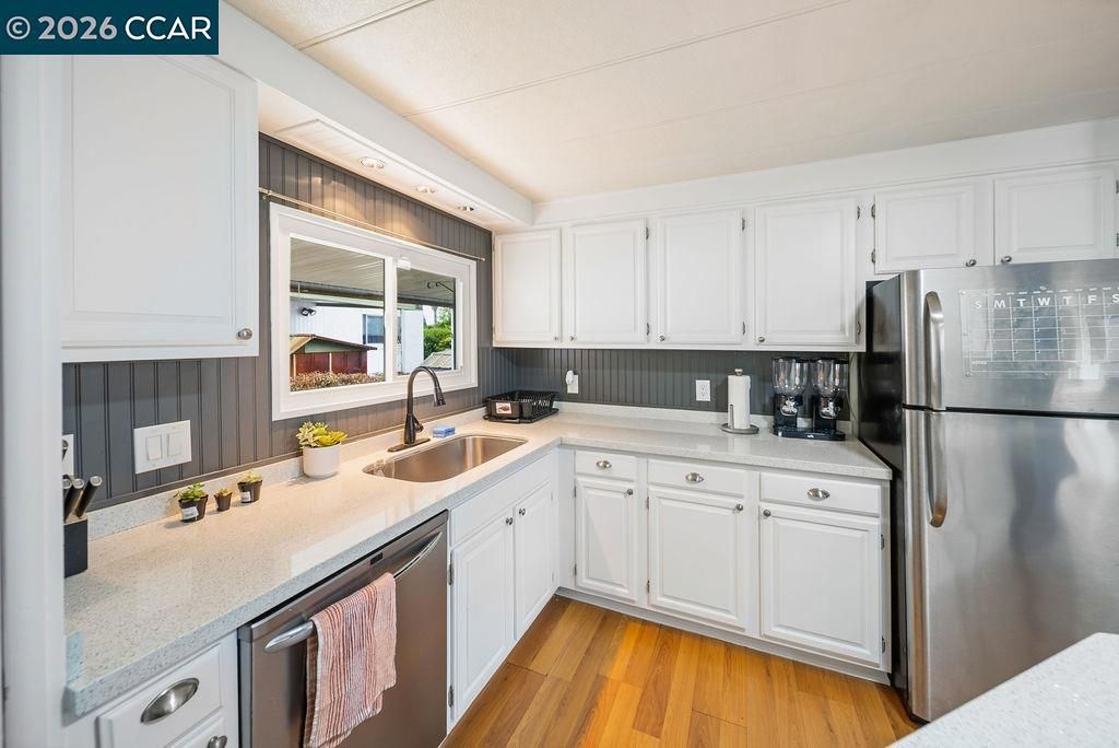 Image 11 of property listing at 20 Terrace Dr, Concord, CA 94518