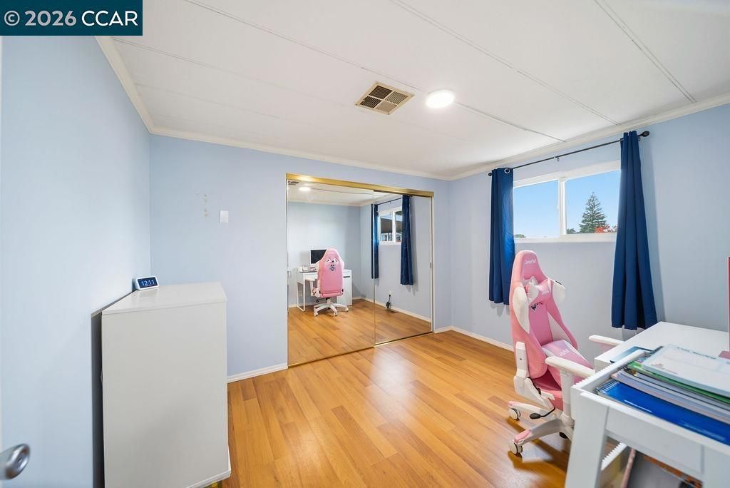 Image 13 of property listing at 20 Terrace Dr, Concord, CA 94518