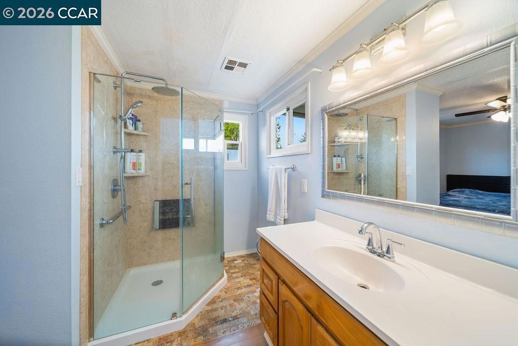 Image 18 of property listing at 20 Terrace Dr, Concord, CA 94518