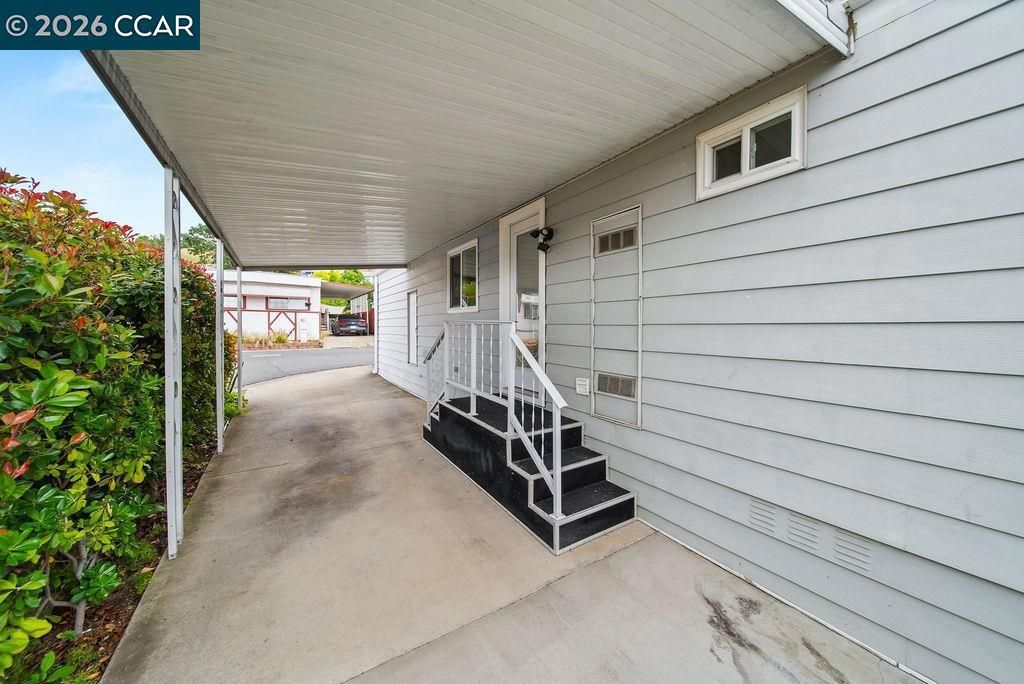 Image 25 of property listing at 20 Terrace Dr, Concord, CA 94518