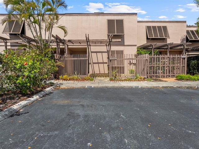 12259 NW 11th St, Pembroke Pines, FL 33026