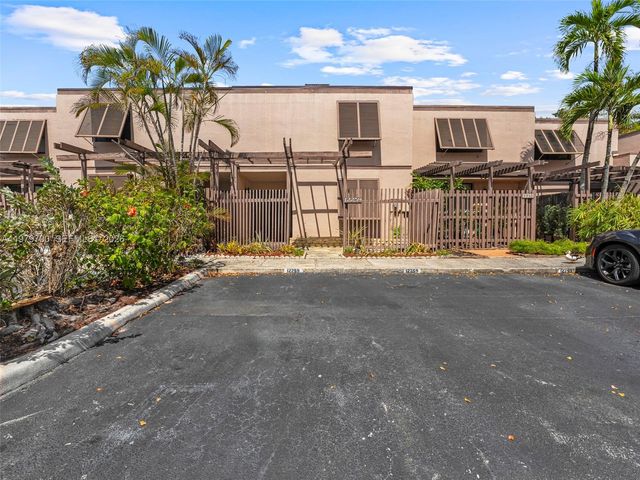 12259 NW 11th St, Pembroke Pines, FL 33026