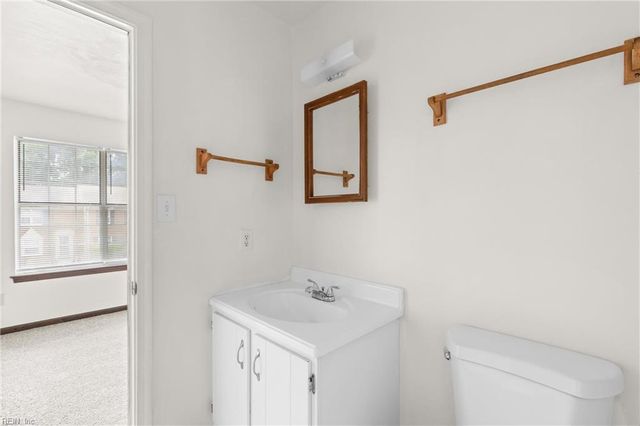 935 Still Harbor CIR, Chesapeake, VA 23320