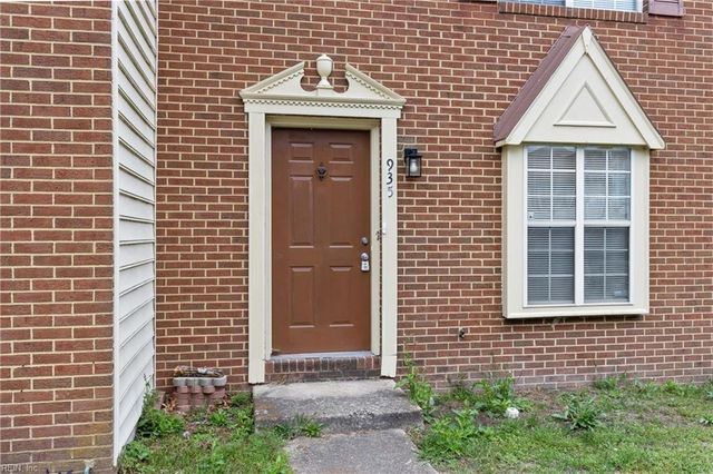 935 Still Harbor CIR, Chesapeake, VA 23320
