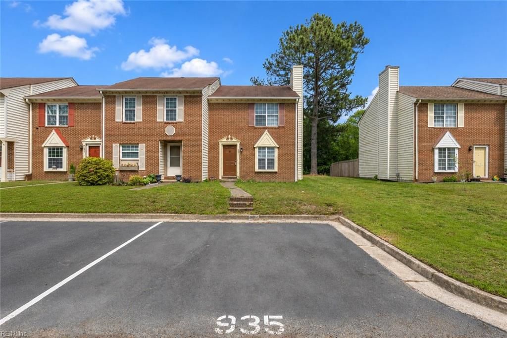 935 Still Harbor CIR, Chesapeake, VA 23320