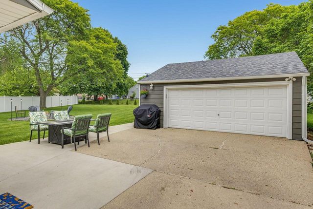 6526 W Burdick AVENUE, Milwaukee, WI 53219