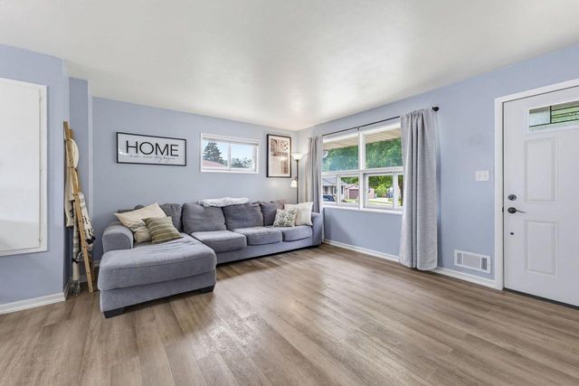 6526 W Burdick AVENUE, Milwaukee, WI 53219