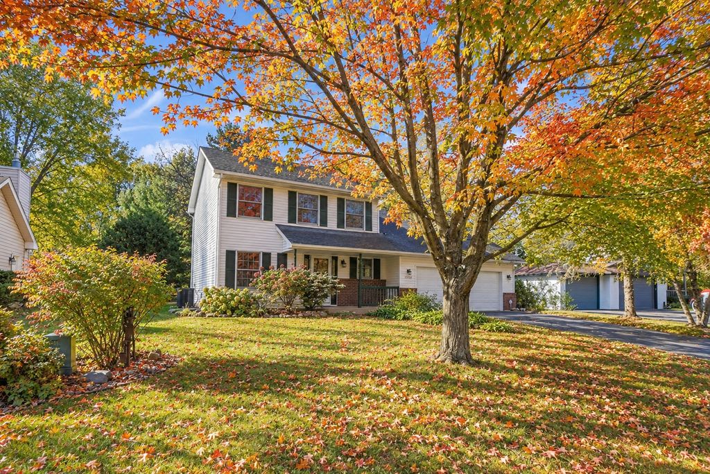 2354 Heights Avenue E, Maplewood, MN 55119 — exterior