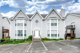 1708 Whispering Creek Drive A, Ballwin, MO 63021