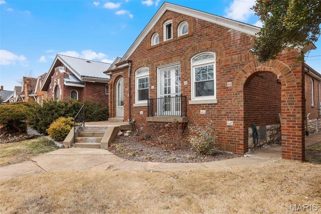 5613 Rhodes Avenue, St Louis, MO 63109