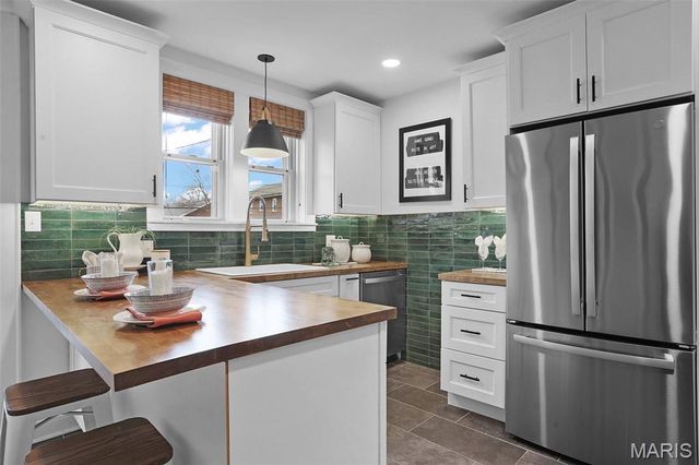 5613 Rhodes Avenue, St Louis, MO 63109