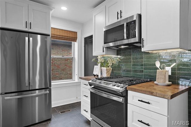 5613 Rhodes Avenue, St Louis, MO 63109