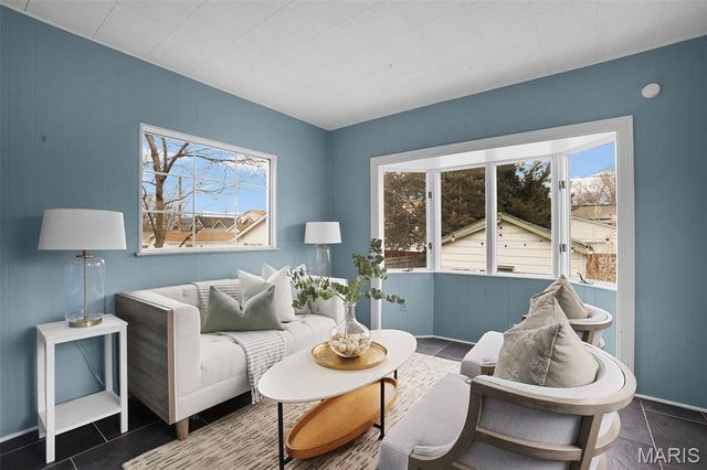 5613 Rhodes Avenue, St Louis, MO 63109