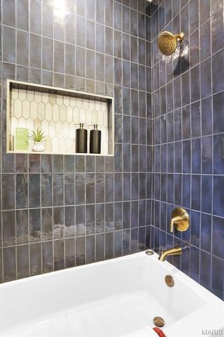 5613 Rhodes Avenue, St Louis, MO 63109