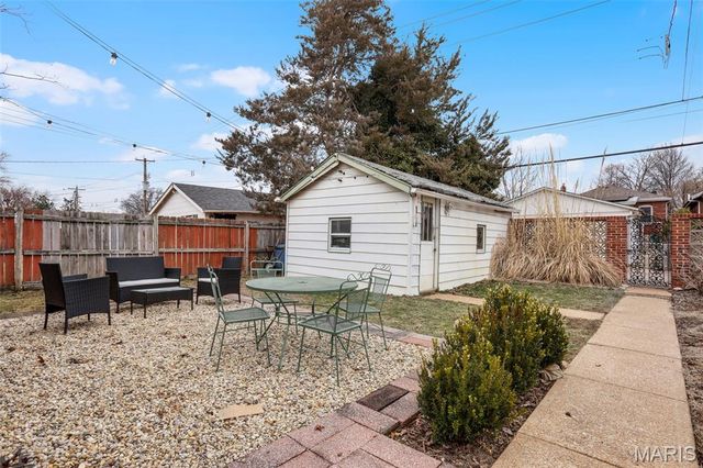 5613 Rhodes Avenue, St Louis, MO 63109