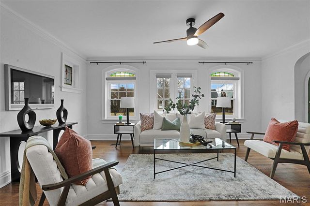 5613 Rhodes Avenue, St Louis, MO 63109