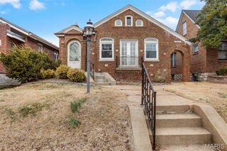 5613 Rhodes Avenue, St Louis, MO 63109