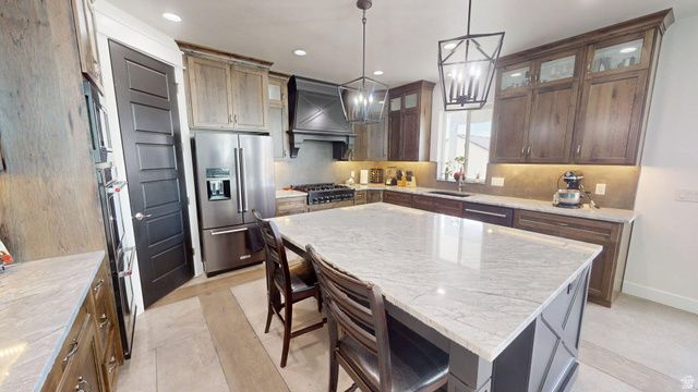1073 N TITAN DR, Lehi, UT 84043