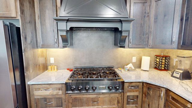 1073 N TITAN DR, Lehi, UT 84043