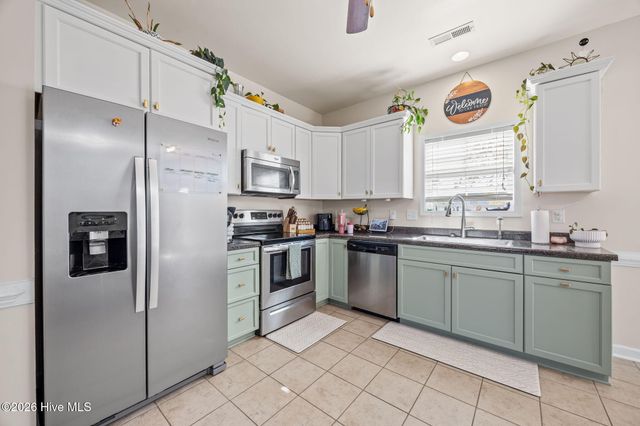 246 Inverness Drive, Hubert, NC 28539