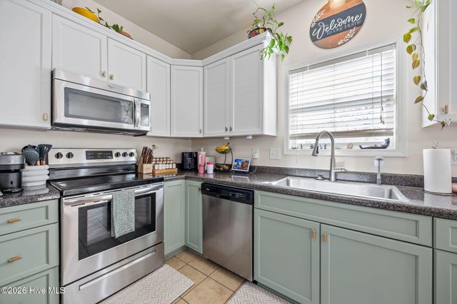 246 Inverness Drive, Hubert, NC 28539