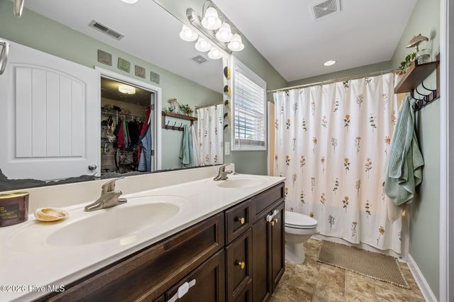 246 Inverness Drive, Hubert, NC 28539