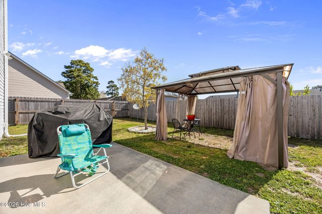 246 Inverness Drive, Hubert, NC 28539