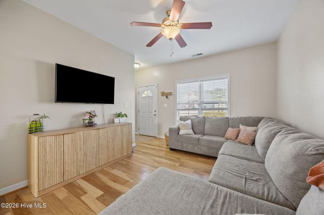 246 Inverness Drive, Hubert, NC 28539