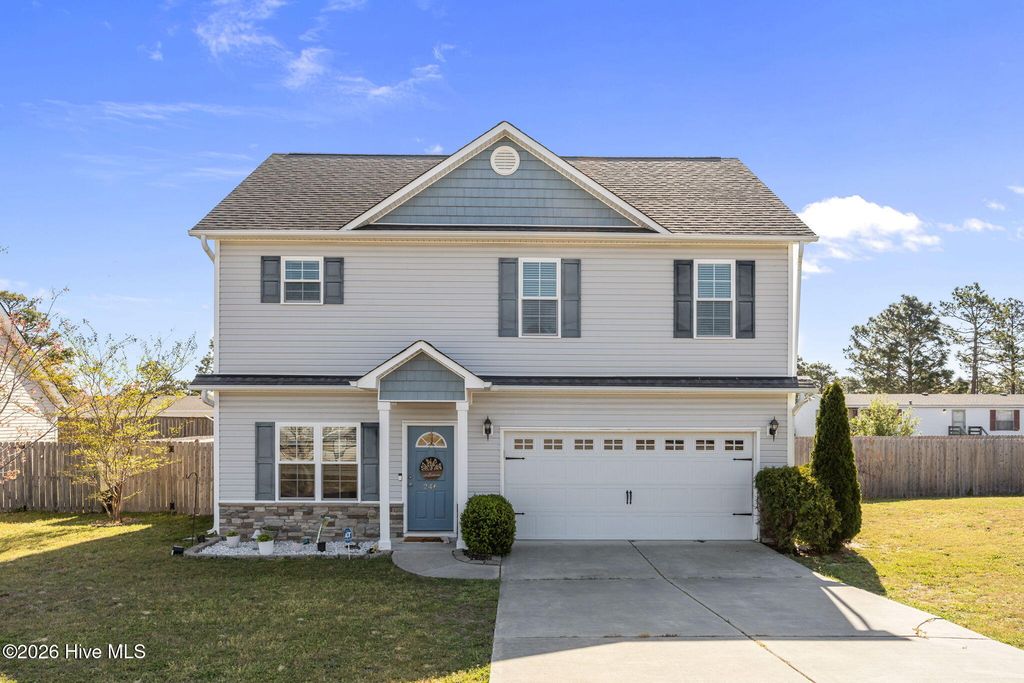 246 Inverness Drive, Hubert, NC 28539