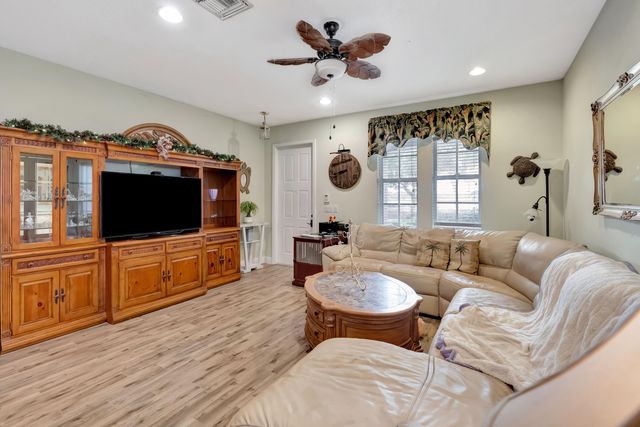 214 Evergrene Parkway, Palm Beach Gardens, FL 33410