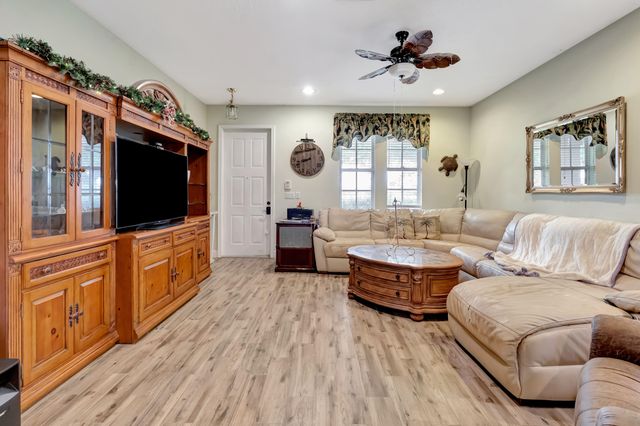 214 Evergrene Parkway, Palm Beach Gardens, FL 33410