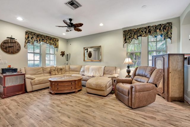 214 Evergrene Parkway, Palm Beach Gardens, FL 33410