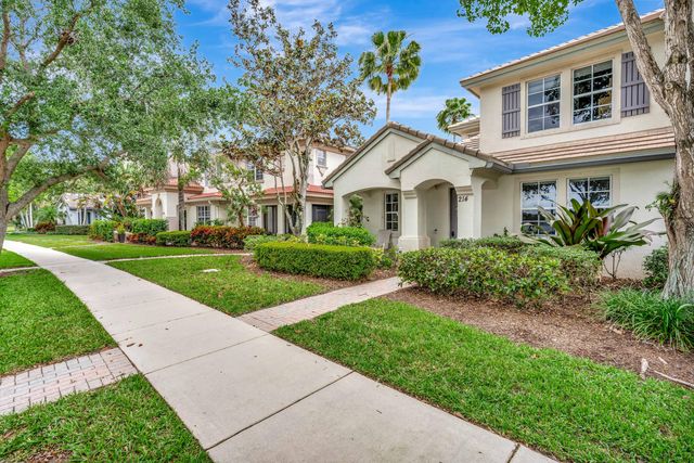 214 Evergrene Parkway, Palm Beach Gardens, FL 33410