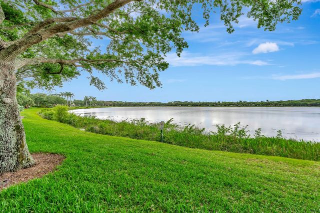 214 Evergrene Parkway, Palm Beach Gardens, FL 33410