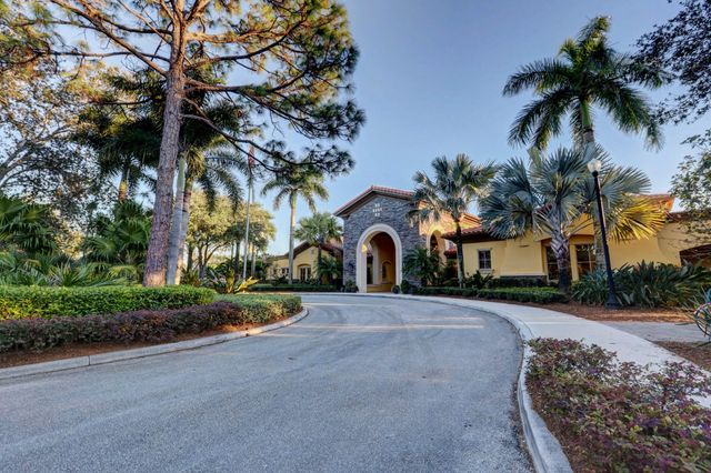 214 Evergrene Parkway, Palm Beach Gardens, FL 33410