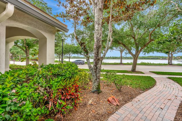 214 Evergrene Parkway, Palm Beach Gardens, FL 33410