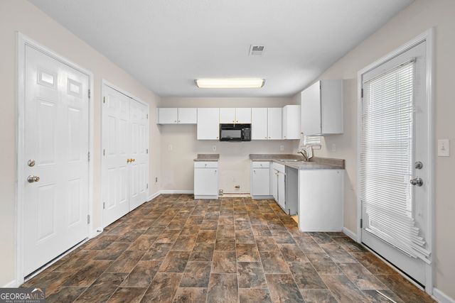 5515 Lofwood Lane, Lithonia, GA 30058