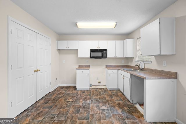 5515 Lofwood Lane, Lithonia, GA 30058
