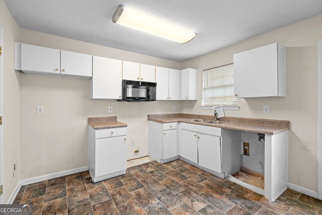 5515 Lofwood Lane, Lithonia, GA 30058