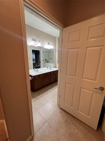 13600 Breton Ridge Street 24F, Houston, TX 77070