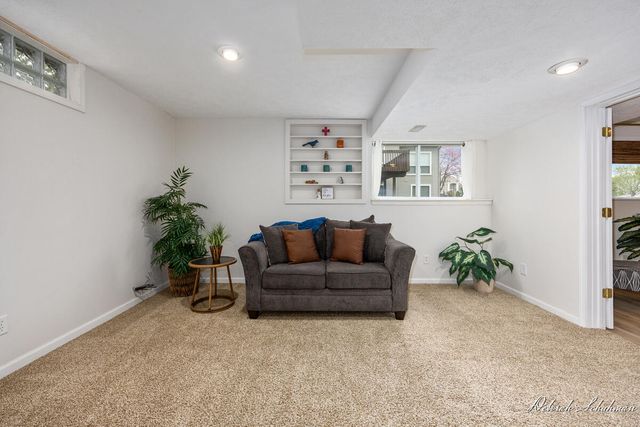 6495 Los Altos Drive, Rockford, MI 49341