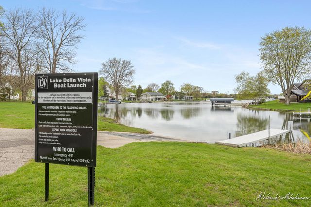 6495 Los Altos Drive, Rockford, MI 49341