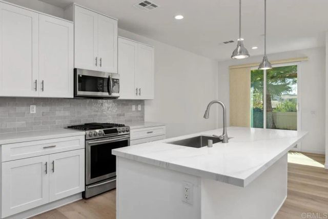 3131 Asto Pl, Carlsbad, CA 92010