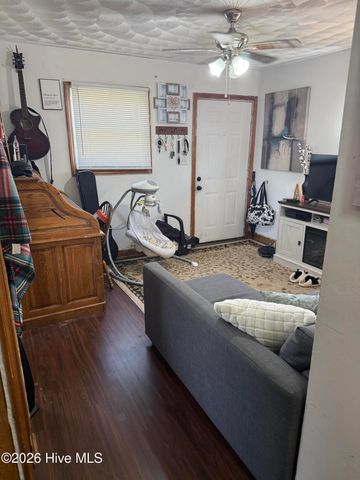 907 S Martin Luther King Junior Drive, Elizabeth City, NC 27909