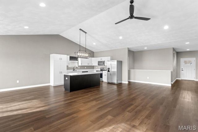 700 Applewood Creek Drive, Fairview Heights, IL 62208